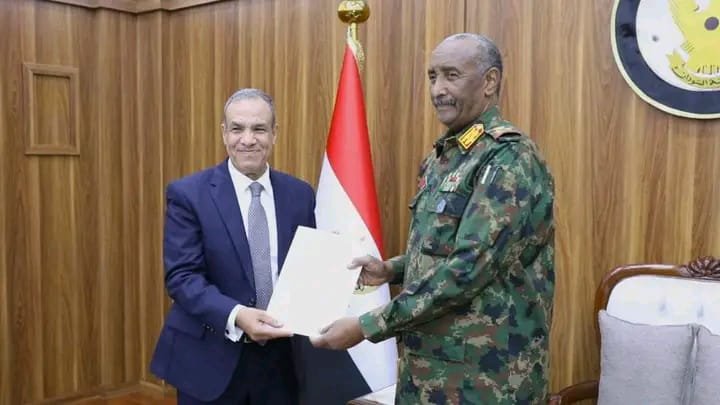 الرئيس المصري يؤكد في رسالة للبرهان دعم بلاده لاستقرار السودان تقرير:رحمة عبدالمنعم الرئيس المصري يؤكد في رسالة للبرهان دعم بلاده لاستقرار السودان تقرير:رحمة عبدالمنعم