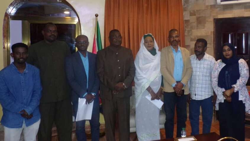 القوى الشبابية السودانية تلتقي عضو مجلس السيادة الجنرال صلاح الدين رصاص القوى الشبابية السودانية تلتقي عضو مجلس السيادة الجنرال صلاح الدين رصاص