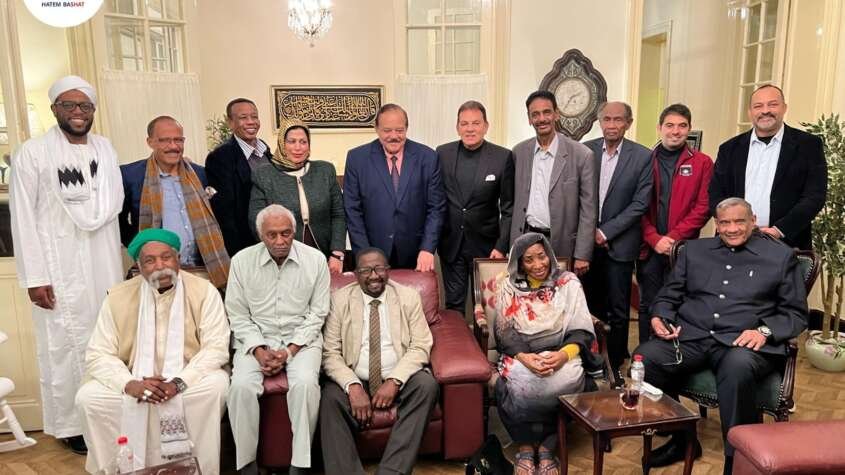 وزير الخارجية السودانى السفير علي يوسف في ضيافة القنصل العام المصري السابق في السودان وزير الخارجية السودانى السفير علي يوسف في ضيافة القنصل العام المصري السابق في السودان