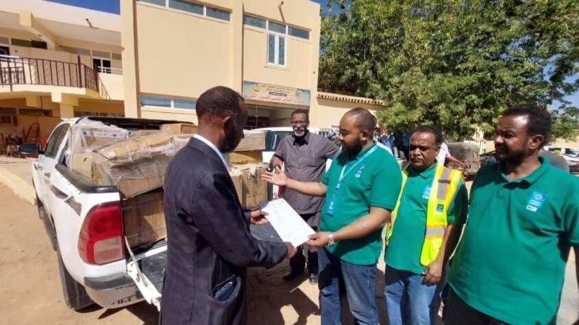 (سوداني) تقدم مساعدات طبية لمستشفى النو التعليمي بامدرمان (سوداني) تقدم مساعدات طبية لمستشفى النو التعليمي بامدرمان