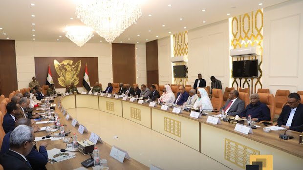 الاجتماع المشترك لمجلسى السيادة والوزراء يجيز الوثيقة الدستورية للفترة الانتقالية الاجتماع المشترك لمجلسى السيادة والوزراء يجيز الوثيقة الدستورية للفترة الانتقالية