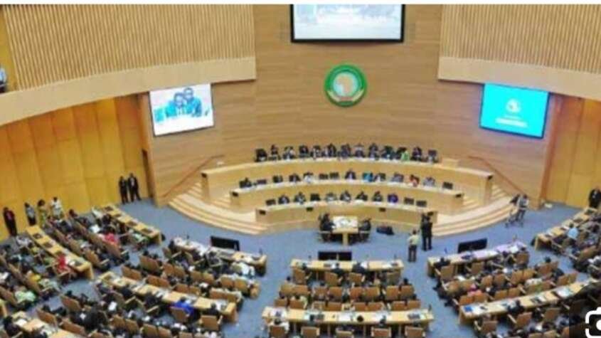 عاجل..مجلس السلم والأمن بالاتحاد الأفريقي يدين إعلان الحكومة الموازية في السودان ويؤكد دعمه لوحدة البلاد عاجل..مجلس السلم والأمن بالاتحاد الأفريقي يدين إعلان الحكومة الموازية في السودان ويؤكد دعمه لوحدة البلاد