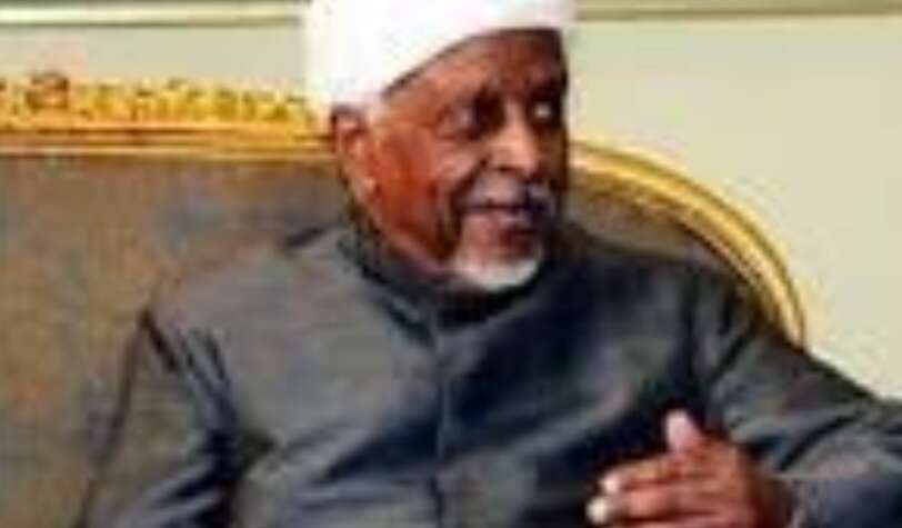 الميرغني يقدم واجب العزاء في وفاة والدة المك غانم المك الطيب الميرغني يقدم واجب العزاء في وفاة والدة المك غانم المك الطيب