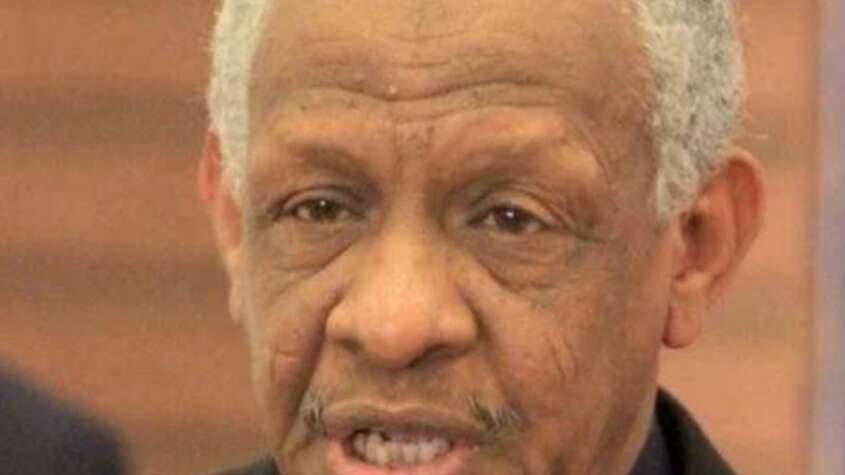 د. نافع يحدد أولويات حزبه في الراهن السياسي د. نافع يحدد أولويات حزبه في الراهن السياسي