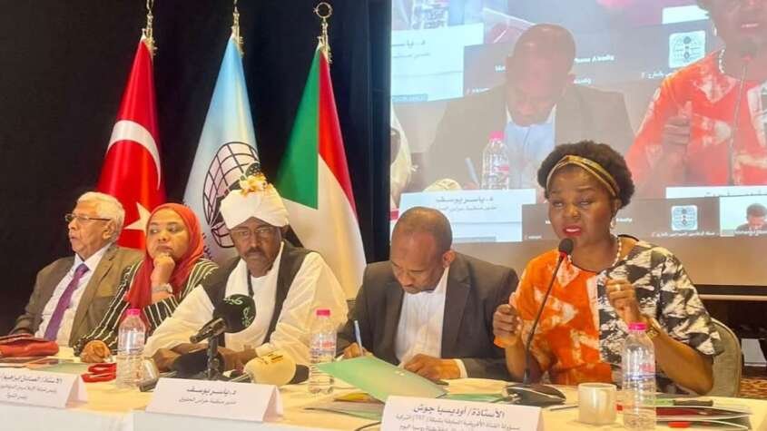 حقوقيون وإعلاميون سودانيون يطالبون بحراك واسع لفضح جرائم وانتهاكات مليشيا الدعم السريع الإرهابية حقوقيون وإعلاميون سودانيون يطالبون بحراك واسع لفضح جرائم وانتهاكات مليشيا الدعم السريع الإرهابية