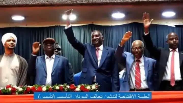 تجدد الخلافات والاختلاسات بين مكونات “تحالف نيروبي” يعرقل إعلان الحكومة الموازية تجدد الخلافات والاختلاسات بين مكونات “تحالف نيروبي” يعرقل إعلان الحكومة الموازية